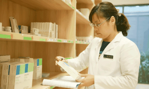Cùng lấn sân sang dược phẩm, vì sao Vingroup chảy ngược chiều với Thế giới di động, FPT Retail, Digiworld...?