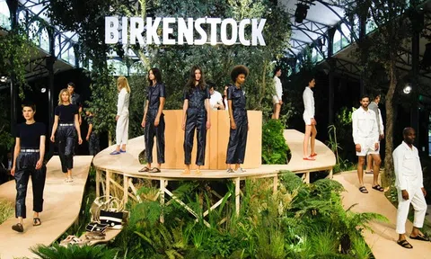 Birkenstock - thương hiệu 244 tuổi biến dép lê thành mốt