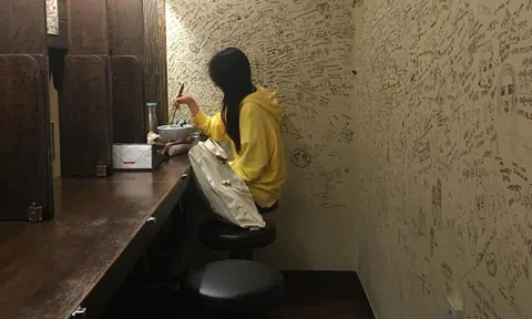 Nền văn hóa 'cô đơn' tại Hàn Quốc - ăn uống, du lịch và cưới một mình