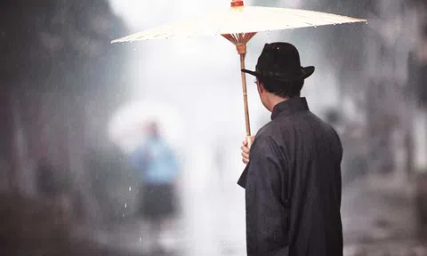 Chuyện chiếc ô của vị phú thương và bài học thành công đến từ sự bình tĩnh