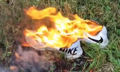 Nhiều người đốt giày, quần áo để phản đối chiến dịch quảng cáo mới của Nike