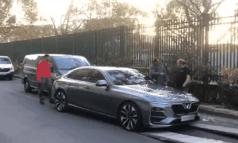 Clip xe VinFast ngoài đời thực: Đẹp như xe châu Âu