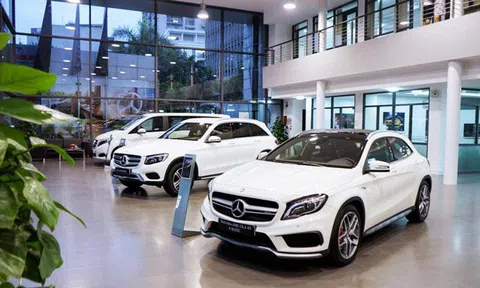 BMW, Mercedes giảm giá 50%: Điều quyết định đang được mong chờ