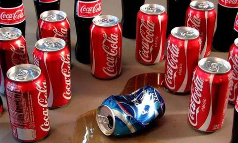Đòn trả thù kinh hoàng của Coca-Cola: Thâu tóm 18 nhà máy đóng chai Pepsi, sơn đỏ 4.000 xe chở hàng và hàng chục ngàn điểm phân phối, “xóa sổ” Pepsi khỏi Venezuela chỉ trong 1 ngày