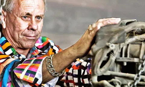 Trở thành triệu phú đô la nhờ... bán ô tô phế liệu