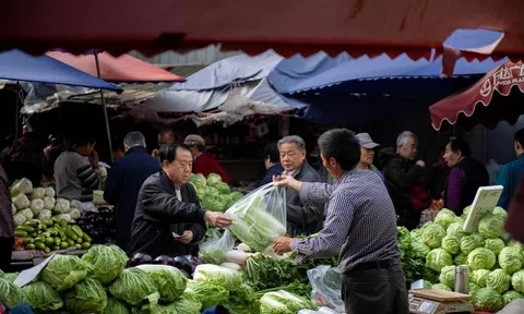 Chiến tranh thương mại bắt đầu bóp nghẹt ví tiền của người Trung Quốc