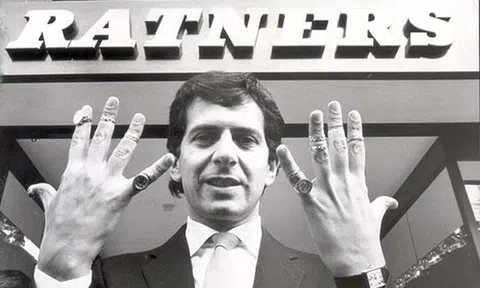 'Lỡ mồm' nói sản phẩm công ty rẻ, nhanh hỏng, vị sếp này đã phá hủy đế chế trang sức trong vòng 10 giây, mất trắng 600 triệu USD và buộc phải đóng 330 cửa hàng