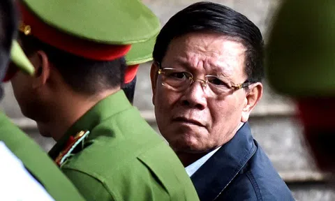 Ông Phan Văn Vĩnh khai mua đồng hồ Rolex tiền tỷ từ việc bán cây cảnh