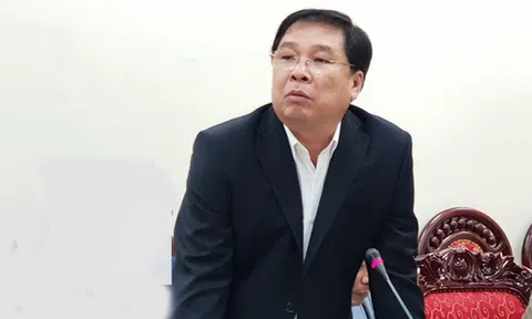 'Hát 1 đêm mấy chục ngàn USD, trả tiền tác quyền thì chửi um xùm'!