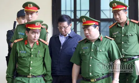 'Mồi phú quý, bả vinh hoa'