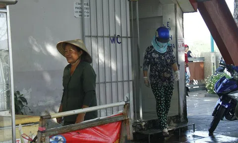 Doanh nhân Anh mất gần 200 ngàn mỗi lần đi vệ sinh ở Bình Dương