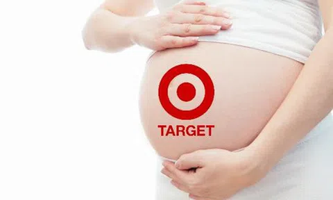 [Marketing thời 4.0] Khi siêu thị “phát giác” nữ sinh có thai trước cả… cha của cô gái