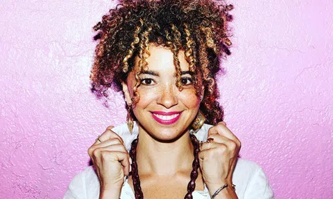 "Mọi người là hãy dọn dẹp các trang mạng xã hội, đừng mở cửa chào đón chúng, đồng thời đừng bao giờ so sánh bản thân mình với người khác"