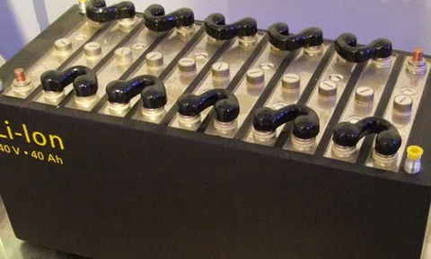 Xe máy điện VinFast sử dụng công nghệ pin Lithium-ion như xe Tesla và smartphone