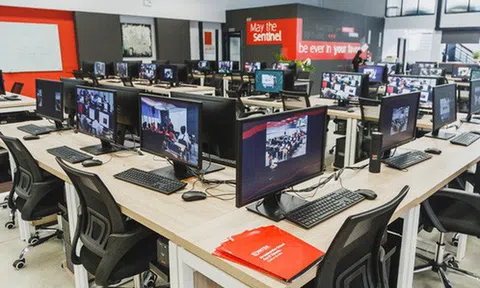 Ngôi trường đầu tiên ở Việt Nam không có giáo viên, học sinh vừa học vừa chơi game, tốt nghiệp được đảm bảo lương 1200 USD/tháng