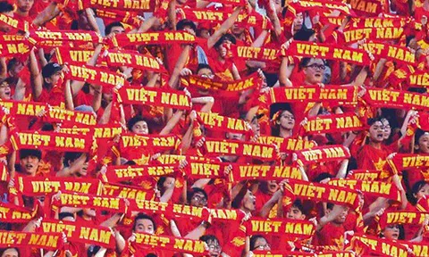 Thắp lại tinh thần Việt từ thế hệ bóng đá trẻ và những chiếc xe Vinfast