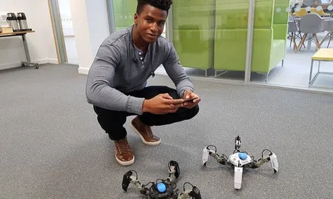 CEO 27 tuổi tạo ra robot chơi game đầu tiên trên thế giới, được Apple và Amazon mời hợp tác độc quyền