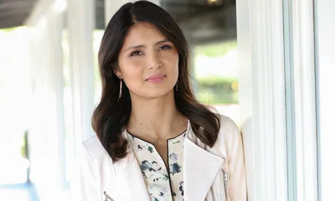 Nữ Giám đốc Google dậy từ 5:30 sáng để tập yoga, hôm nào cũng dự 12 cuộc họp và kết thúc ngày làm việc bằng một ly rượu