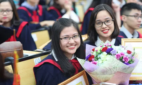 Tuyển dụng sinh viên xuất sắc vào cơ quan đảng, nhà nước