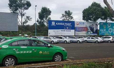 'Cuộc chiến' giữa taxi truyền thống và công nghệ: Do chính sách chậm, lỏng lẻo