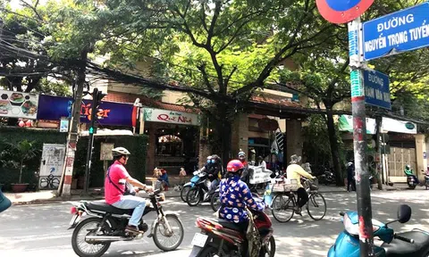 “Xẻ thịt” đất công mở nhà hàng ăn nhậu hoành tráng nhất quận tại TP HCM!