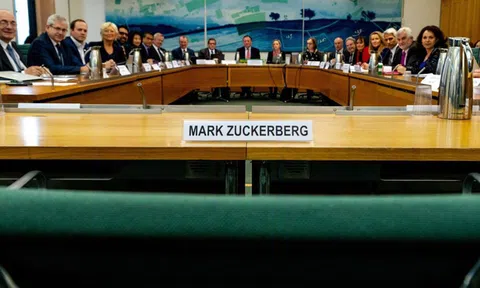 Tài liệu tuyệt mật của Facebook chính thức bị công bố, tiết lộ “danh sách trắng” và email của CEO Mark Zuckerberg