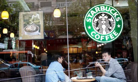 Hành trình kì lạ của Starbucks: Quán cà phê nhỏ xíu thành đế chế 80 tỷ USD cùng mối lo "ăn thịt" chính mình
