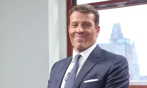 6 kinh nghiệm về tiền bạc của tỷ phú tự thân Tony Robbins
