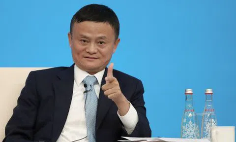 Jack Ma nhắn nhủ người trẻ: Ra trường đừng nhăm nhăm nộp hồ sơ vào công ty lớn, hãy tìm một vị sếp tốt và gắn bó với ông ấy 3 năm