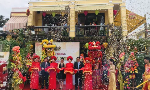 Bà Lê Hoàng Diệp Thảo khai trương thêm quán King Coffee mới tại Hội An