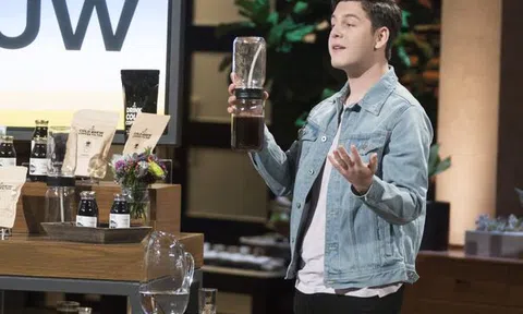 Chàng trai 19 tuổi được đầu tư 50.000 USD tại Shark Tank nhờ dụng cụ lọc bã cà phê
