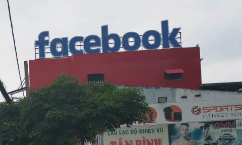 Bảng hiệu Facebook xuất hiện ở TP.HCM