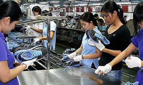 Khoảng 1 tỉ đôi giày được làm tại Việt Nam với giá 15 USD/đôi