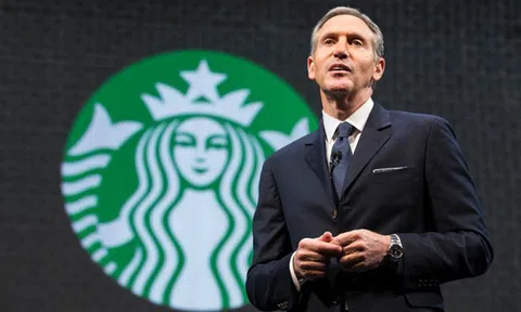 Cách Howard Schultz vực dậy cả đế chế Starbucks trước bờ vực thẳm: Dẹp mớ sandwich ra khỏi menu, minh bạch hóa mọi thứ cho nhân viên, đóng cửa toàn bộ cửa hàng ở Bắc Mỹ để đào tạo lại