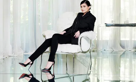 Trở thành một trong những tỷ phú tự thân giàu nhất thế giới, cô gái 21 tuổi này đã tạo nên khối tài sản gần 1 tỷ USD chỉ trong 3 năm như thế nào?