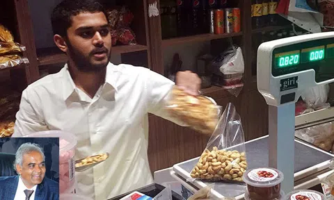 Ba bộ quần áo, hơn 2 triệu đồng: Vị tỷ phú đẩy con ra đường mưu sinh