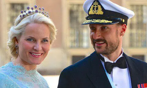 Lọ lem thời hiện đại: Từng vào tù ra tội, qua một lần đò, có con riêng, làm bồi bàn vẫn trở thành Công nương danh giá