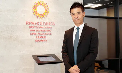 Cựu nhân viên SoftBank biến những công việc văn phòng nhàm chán nhất thành khối tài sản gần 400 triệu USD.