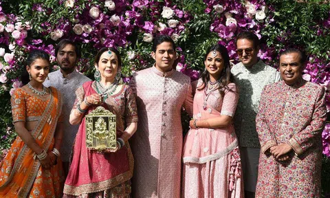 Đám cưới con trai tỷ phú giàu nhất châu Á: Nơi hội tụ của giới "tinh hoa" từ cựu Thủ tướng Anh đến CEO Google, riêng mỗi chiếc thiệp mời cũng tốn 2.000 USD của gia chủ