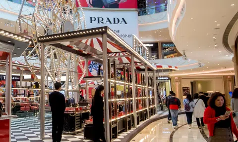 Thương hiệu xa xỉ Prada mất 864 triệu USD trong một ngày vì giới nhà giàu Trung Quốc bớt vung tay chi tiêu