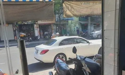 Choáng váng cảnh chủ xe Mercedes tiền tỷ chạy grab kiếm 33 nghìn đồng