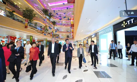 Phó Thủ tướng Singapore tham quan trung tâm mua sắm ở dự án 330 triệu USD của Keppel Land