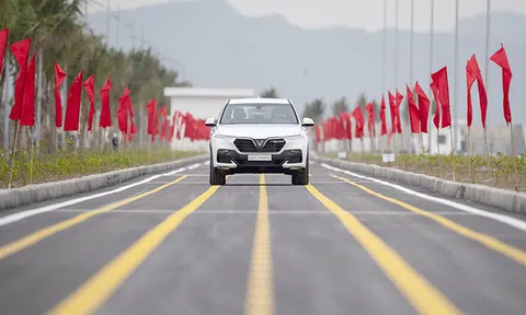 Vinfast chính thức ra mắt chiếc xe Lux Suv đầu tiên sau khi hoàn thành sản xuất thử nghiệm