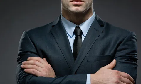 Đàn ông thành đạt nhất định coi trọng vẻ bề ngoài: Đây là bài viết đầy đủ nhất về cách kết hợp sơ mi & cà vạt, bạn nên nắm rõ