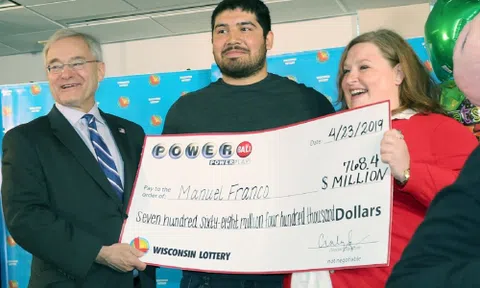 Người trúng độc đắc 768 triệu USD từng mơ có 1.000 USD trong ngân hàng