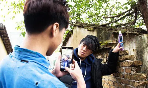 Anh nông dân chăn lợn Trung Quốc bỗng chốc trở thành "ngôi sao" mạng xã hội kiếm được gần 3000 USD mỗi tháng nhờ xu hướng live-stream