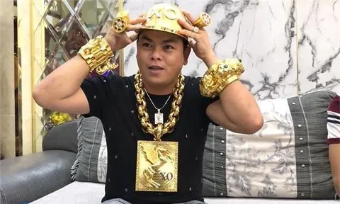 Khối vàng ròng và 300 tỷ tiền mặt qua lời Phúc XO