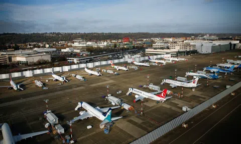 Hình ảnh Boeing 737 Max chất đống trong các kho bãi