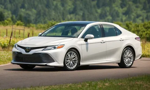 Trở lại sau thời lãng quên: Camry, Accord... bất ngờ giảm giá
