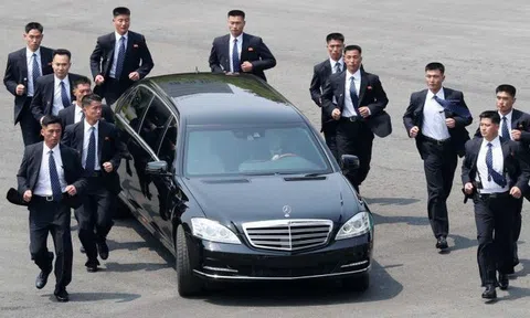 Hãng xe Đức “không hiểu làm thế nào” ông Kim Jong Un có hai siêu xe Mercedes